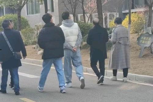 吃瓜网红事件大妈,揭秘网络舆论背后的真相 第1张 吃瓜网红事件大妈,揭秘网络舆论背后的真相 第1张